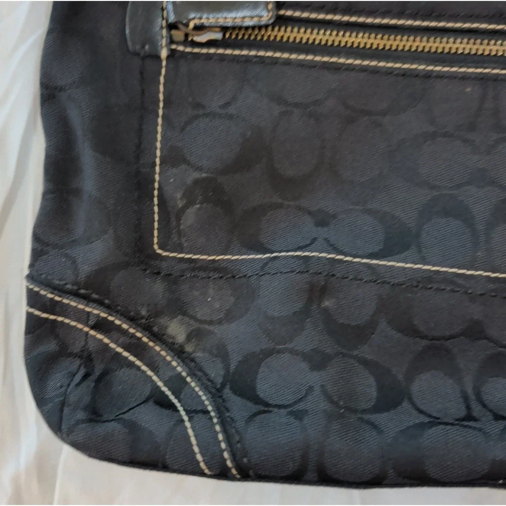 Coach Black Signature Leather And Fabric Crossbody Shoulder Handbag Purse